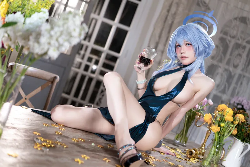 [水淼Aqua] [90P+56S - 317MB] 蔚蓝档案 - 天雨亚子-Gallery Cosplay